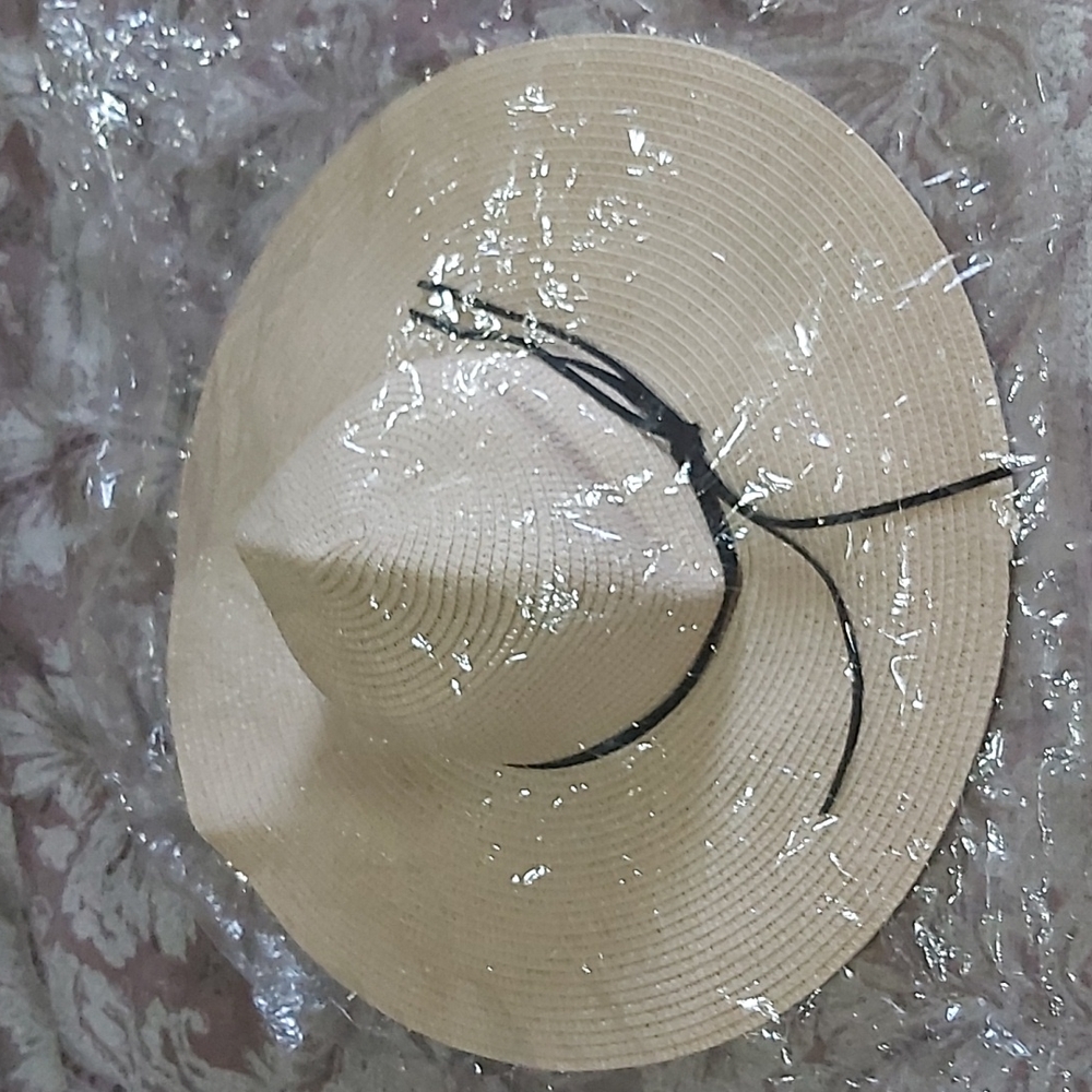 NWT  Straw Hat in original packaging